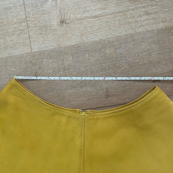 Vintage Versace Leather Skirt - Size small Size 4/6 - beautiful mini skirt - Picture 5 of 8
